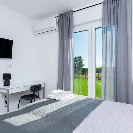 Lotta Comfortable Villa Ubasico