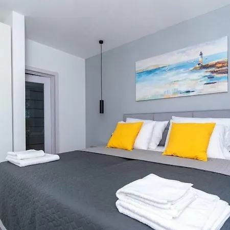 Lotta Comfortable Villa *